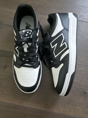 New Balance Men’s Black/White Leather Court Sneakers Casual